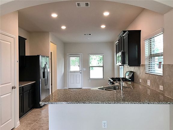 5th image of 14006 Madrigal Ln