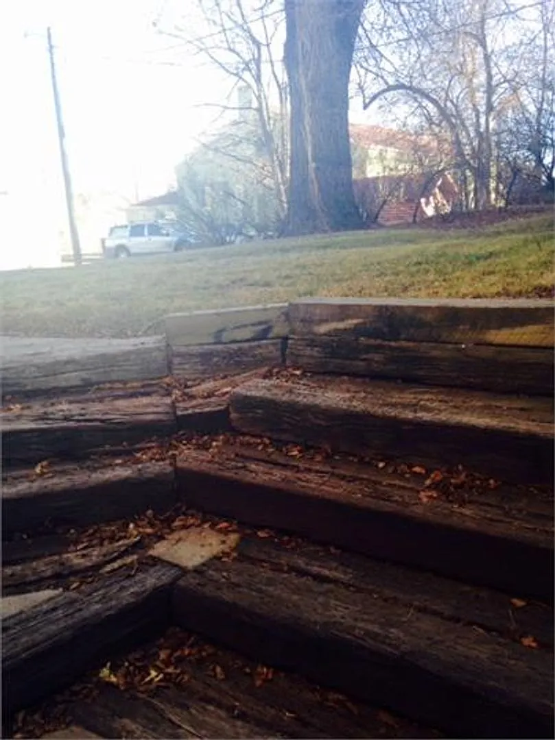 SH2030 — Photo 2