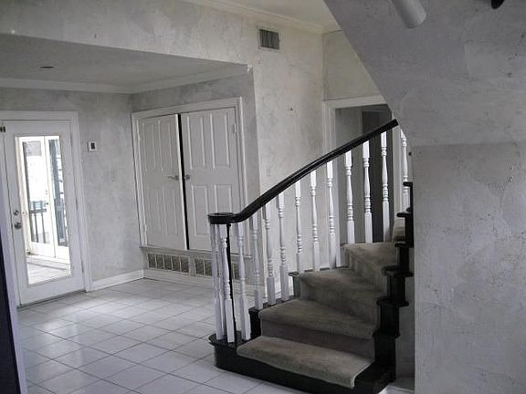 4th image of 849 Oak Crest Dr