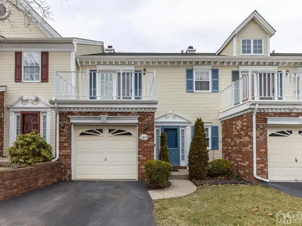 6 Cameo Ct, Franklin Park, NJ 08823
