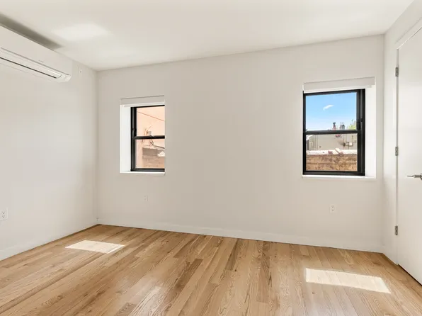 602 Pacific Street image 1 of 9