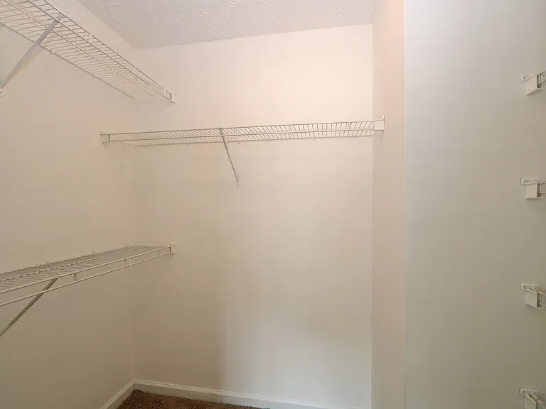 102 Providence Dr — Photo 13