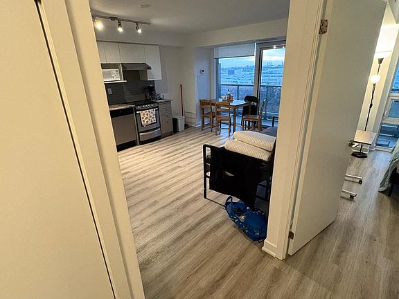4th image of 160 Flemington Rd #1107