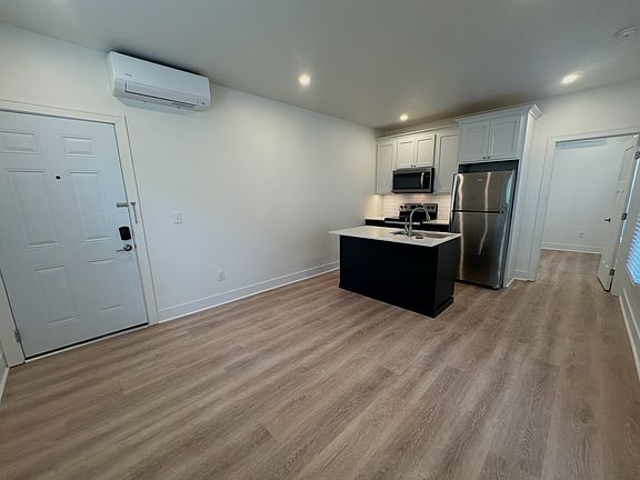 4th image of 507 E Ann St APT 1