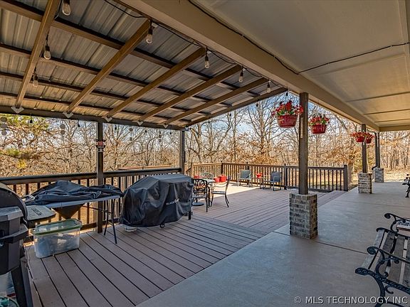 4th image of 18290 N Lombard Ln