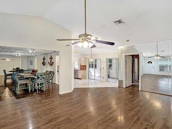 4th image of 5372 Pine Circle