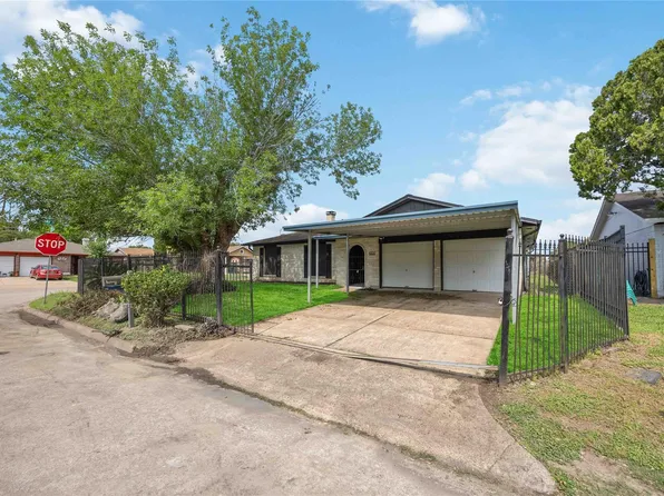 12703 Redfern Dr, Houston, TX 77048
