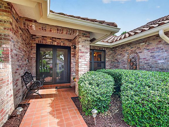 5th image of 14481 Hickory Ct