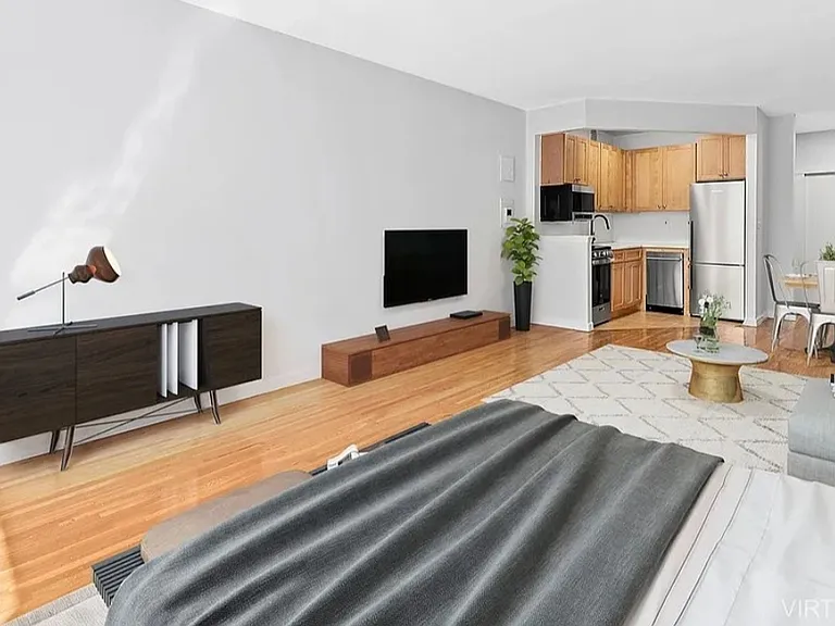 417 E 83rd St #2B — Photo 2