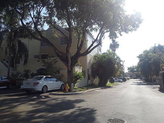 5th image of 13049 SW 88th Ln #208A