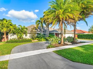 2063 Amesbury Cir, Wellington, FL 33414