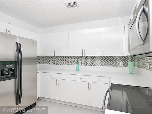 4th image of 9410 NW 55th St
