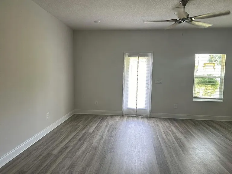 1226 Fairchild Village Dr — Photo 6