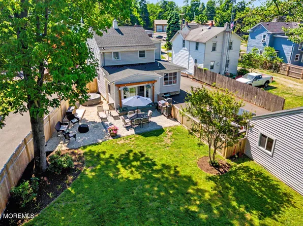 14 Asbury Avenue, Farmingdale, NJ 07727