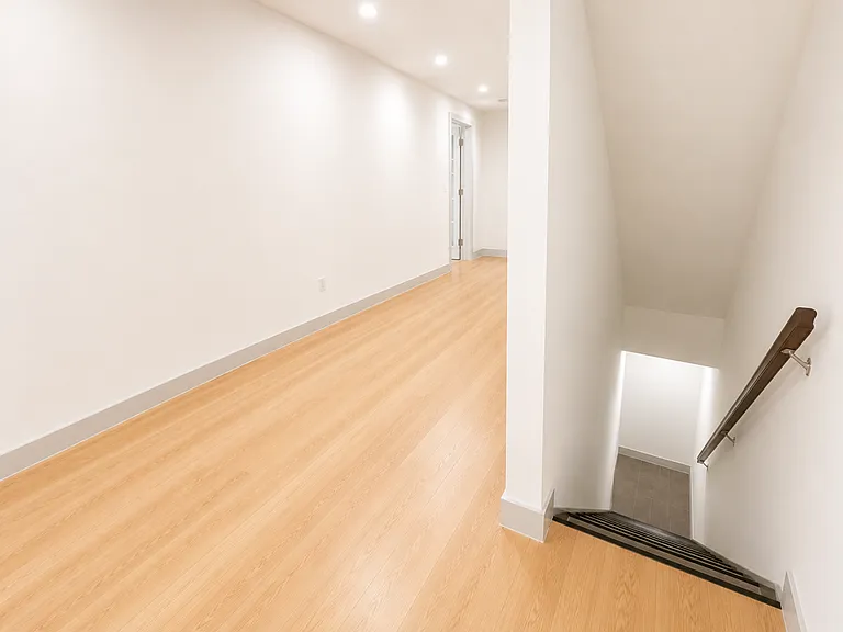 1726 Summerfield St #1L — Photo 8