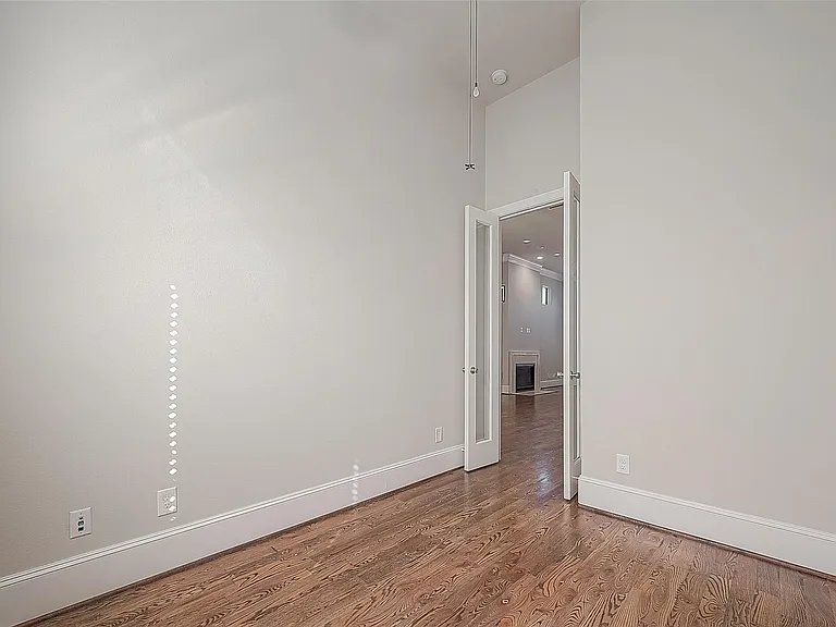 2634 Texas St — Photo 15