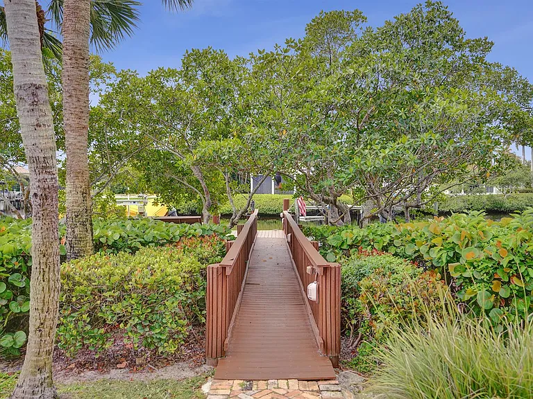 18669 SE Palm Island Ln — Photo 47