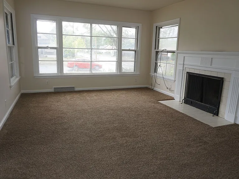 7996 S Main St — Photo 3