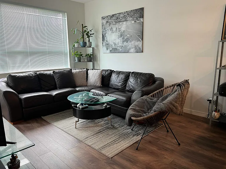 717 Breslay St #3F — Photo 2