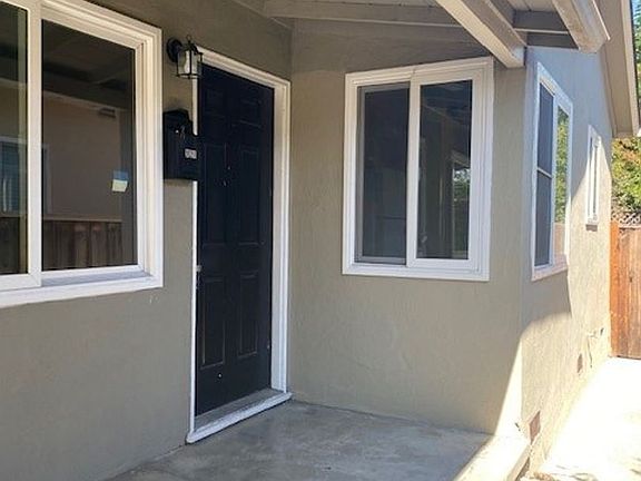 2nd image of 921 Rose Ave