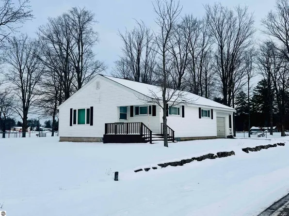 205 E Elmore St, Manton, MI 49663