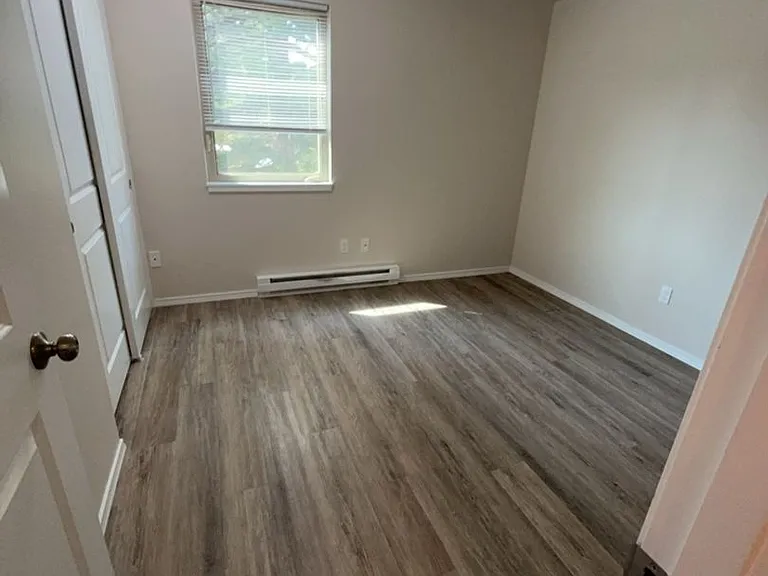 2319 Wilson Ave — Photo 13