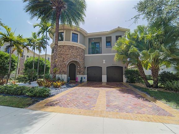 4th image of 7035 Spyglass Ave
