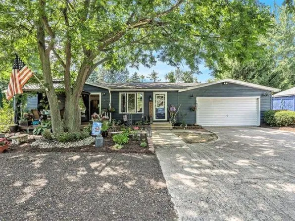 11833 Rathbun Rd, Birch Run, MI 48415