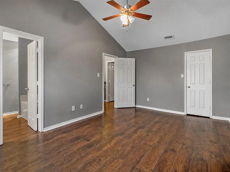 814 Custer St #1 — Photo 10