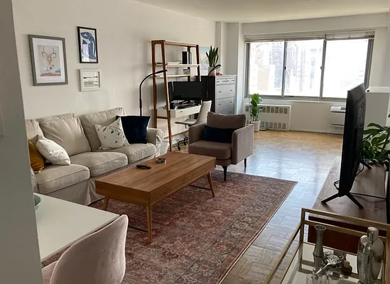 Rented by Douglas Elliman | media 7