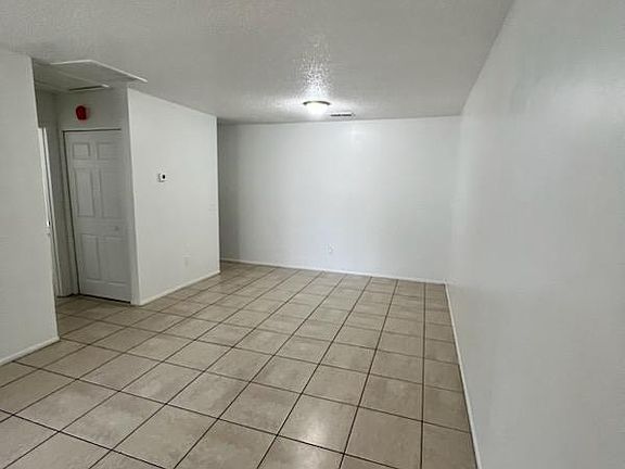 3rd image of 8582 Channelview Cir #8582
