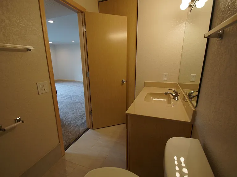 Larpenteur Estates Apartments — Photo 110