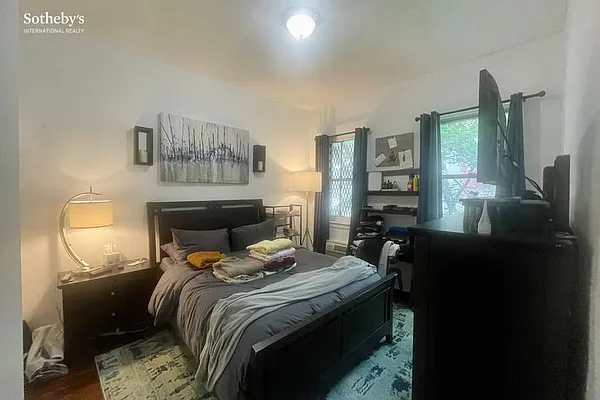 Rented by Sotheby's International Realty | media 10