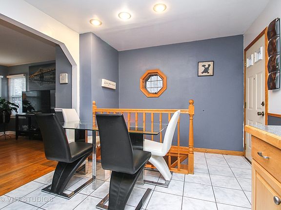 4th image of 15598 Park Ln
