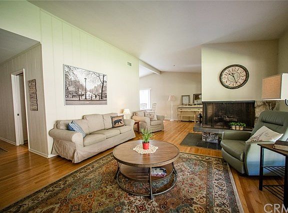 2nd image of 1025 Stanford Ave