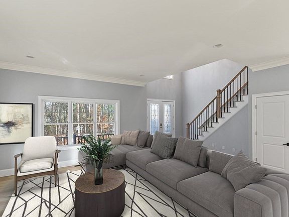 3rd image of 14 Henry Dr