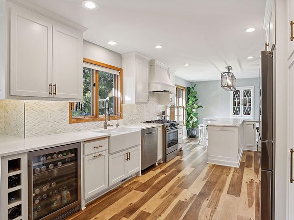 5th image of 3536 Fairfax Ln