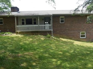 517 Hyder Allen Ln, Hendersonville, NC 28792