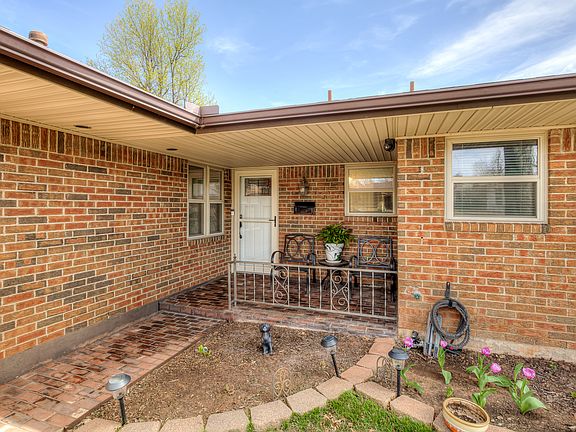 2nd image of 3024 Shadybrook Dr