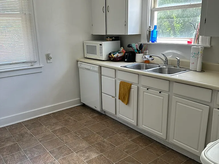 Large kitchen with with all appliances and lots of light!