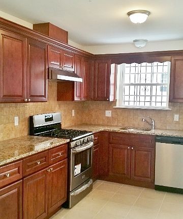 2nd image of 136-138 Manchester Pl