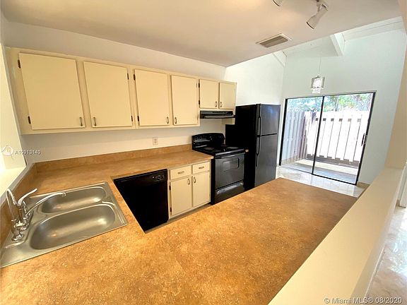 3rd image of 2121 SW 82nd Ave #2121