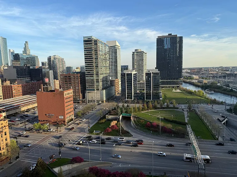 235 W Van Buren St #1806 — Photo 32
