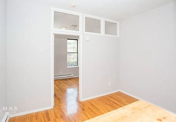 4th image of 330 W 49th St APT 4RE