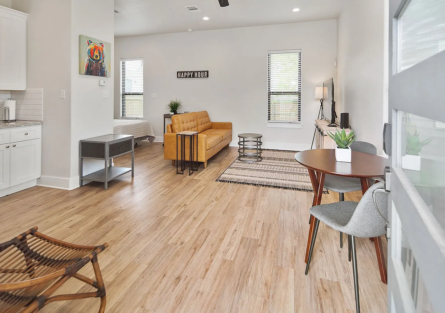 Available Now!! Gorgeous 1 Bed, 1 Bath in the Heart of College Station!! — Photo 3