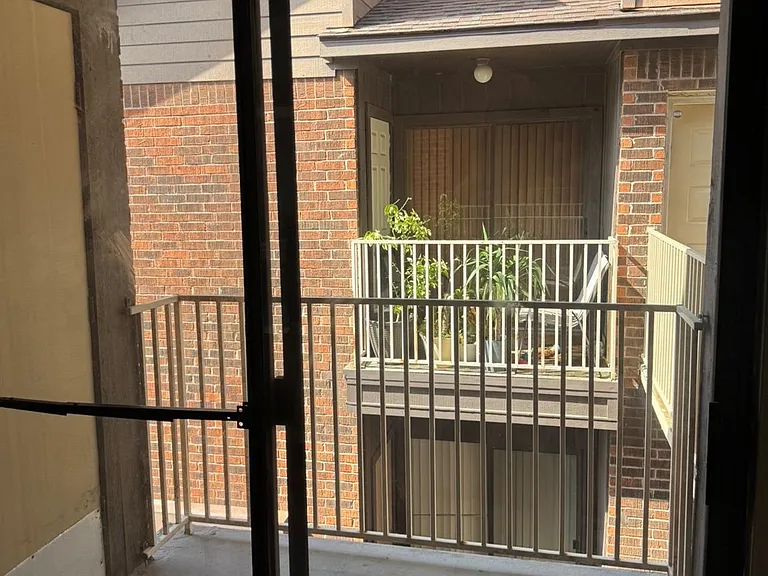 3130 Walnut Bend Ln #424 — Photo 26