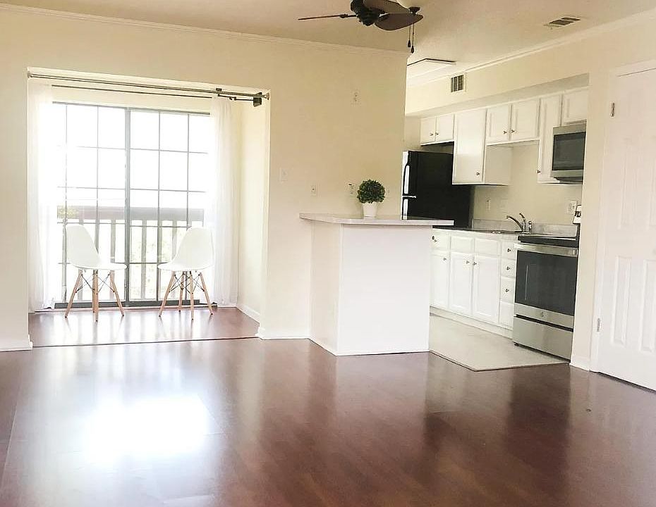 1st image of 1510 W North Loop Blvd APT 1025