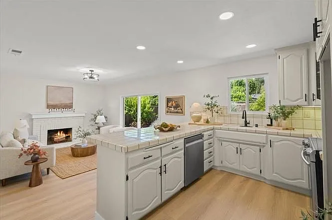 7631 Santa Paula Dr — Photo 15