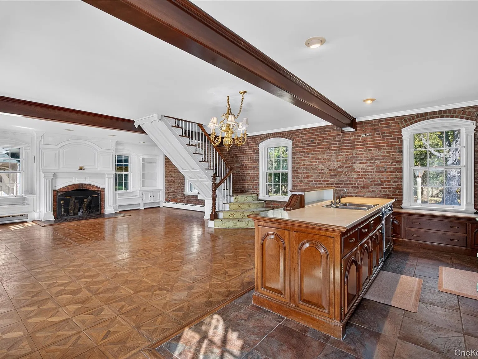 3 bed, 1.5 bath, 2000 sqft, $4,000 — Photo 4