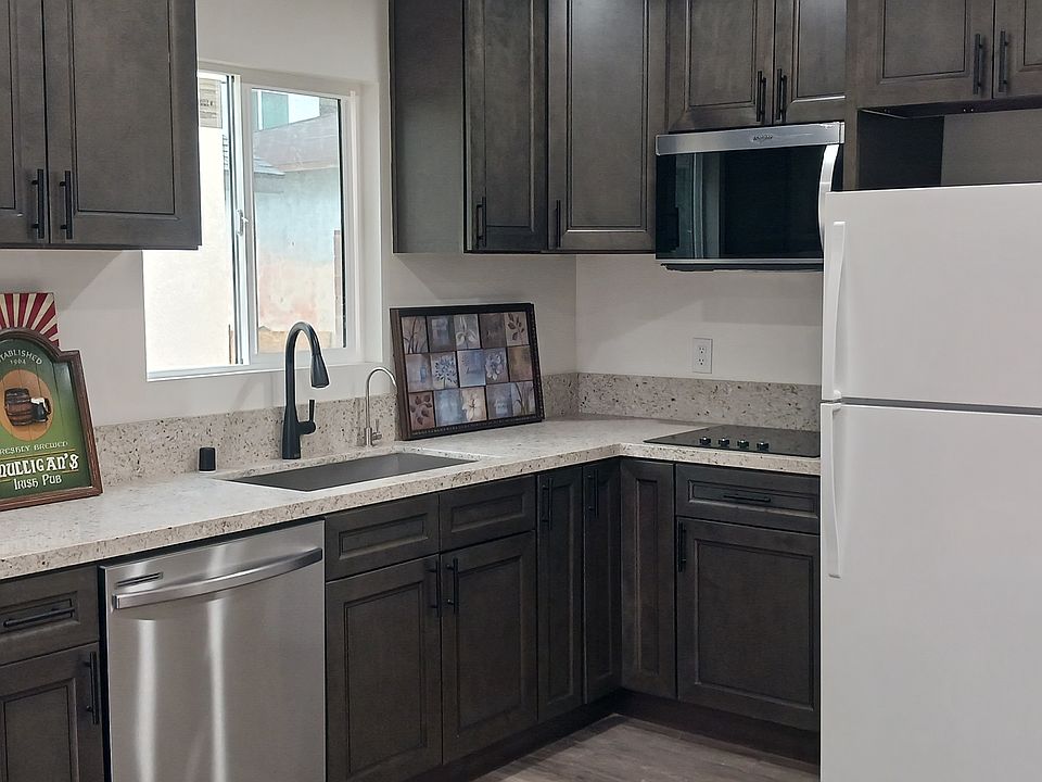 1st image of 8933 Canby Ave #1/2